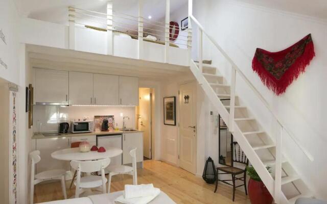 Central Mezzanine Studio by Timelystay