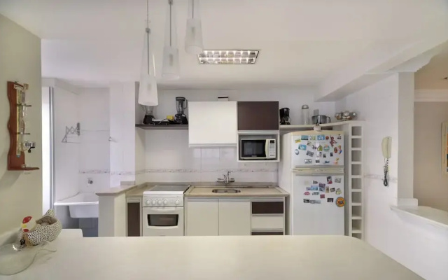 2BR Seafront apt W/garage in BC Nvi501