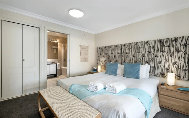 Lakefront Luxury at 912 The Beacon 2 Bed