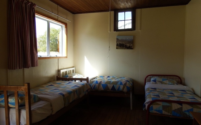 Dunstan Downs High Country Sheep Station Farmstay & Backpackers — 3-star hotel in Omarama