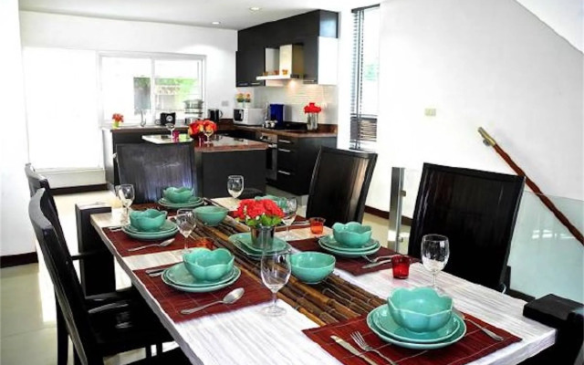 Sunrise 4 bedrooms Apartment In Nai Harn