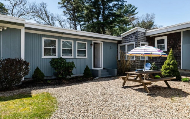 Santuit Inn