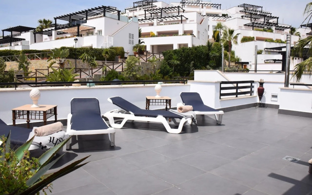 Semi Detached Townhouse Near The Beach