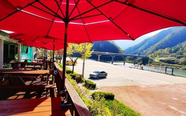 Youngwol River and Stars Pension