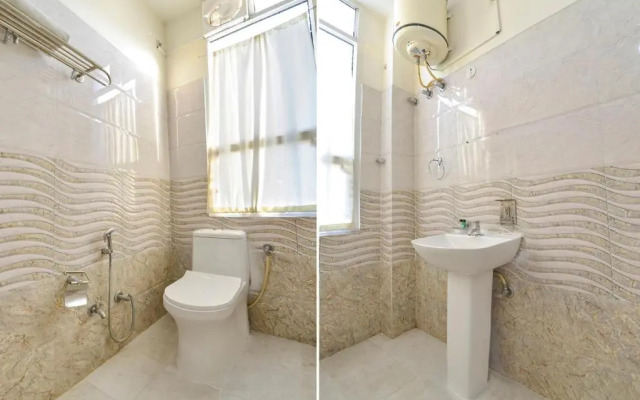 OYO 9571 Hotel Aditya Residency