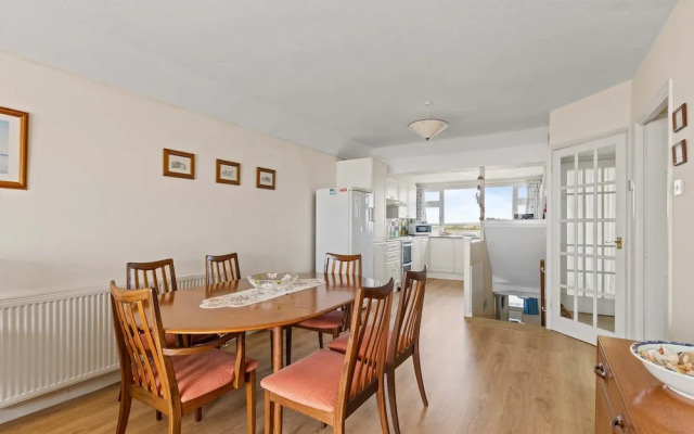 The Coastal Crab - Family-friendly Three-bed Beach House in Pevensey