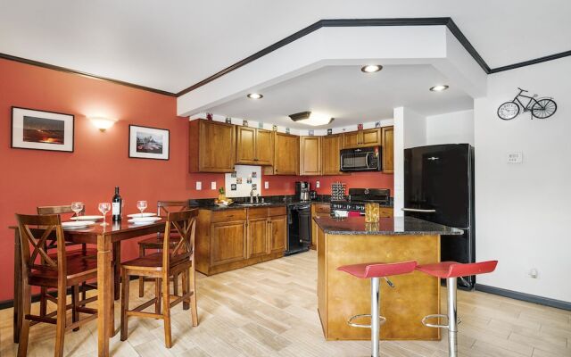 Kona Plaza 112 - 2 Br Condo