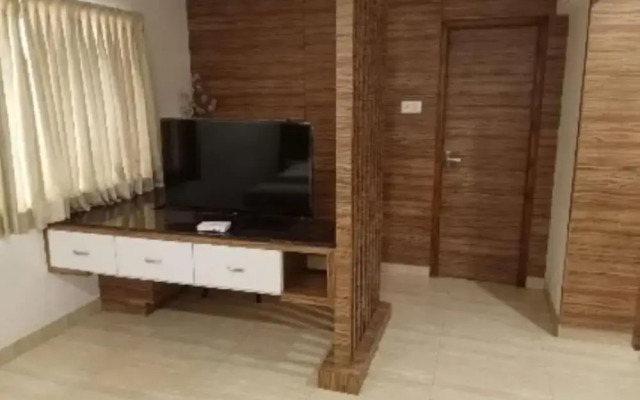 Hotel Adhikrishna Arcade