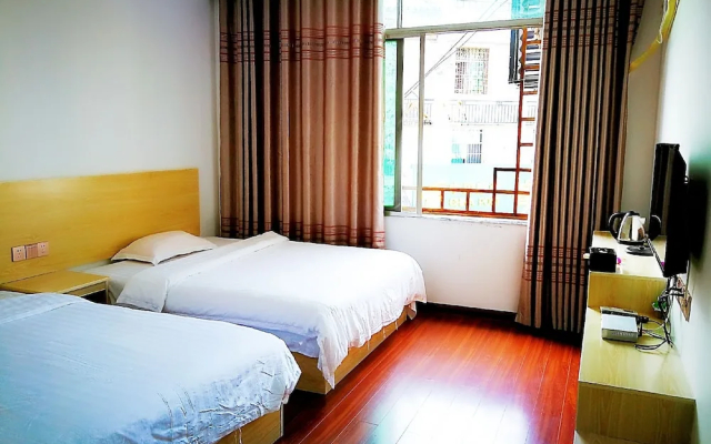 DONG JIANG HU XIANG CUN DA WAN CAI Hotel