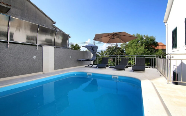 Luxury House With Pool 50M From Sea