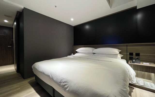 Autumn Willow Hotel
