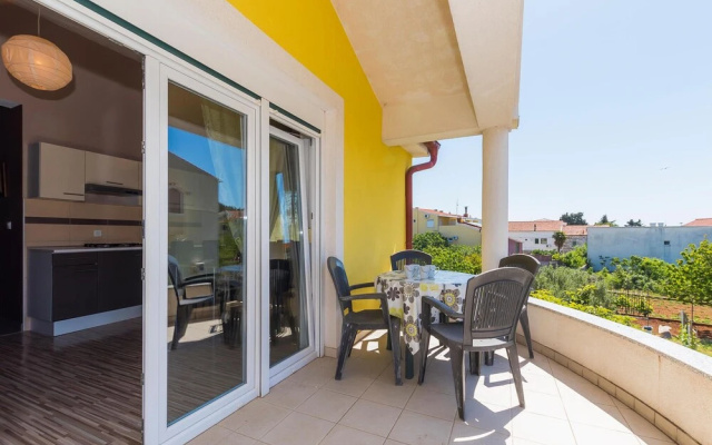 Amazing Home in Tribunj With Wifi and 4 Bedrooms