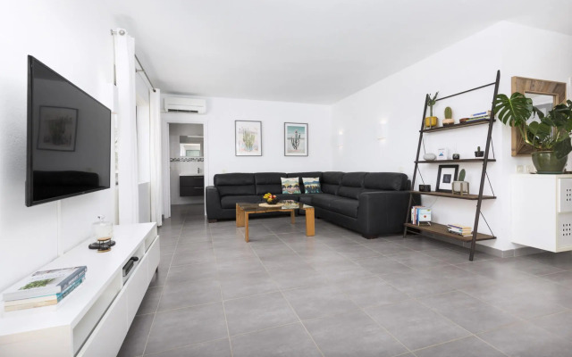 Home2Book Casa Hinode