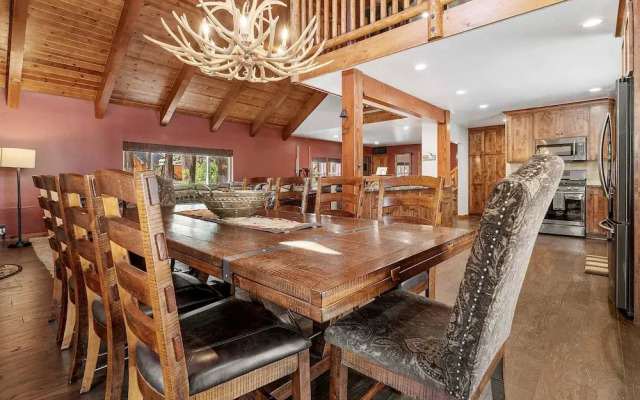 108 - Rustic Ridge Manor