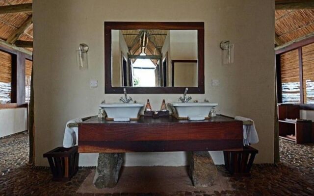 Lake Shore Lodge & Campsite