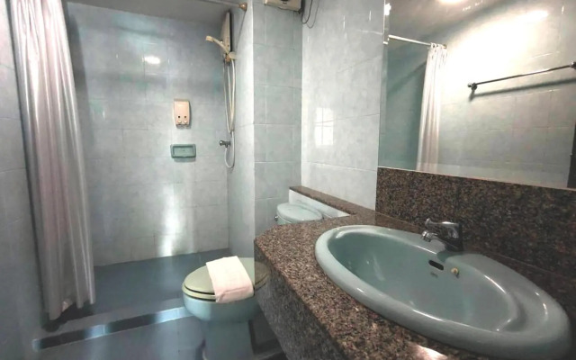 Centric Place Hotel