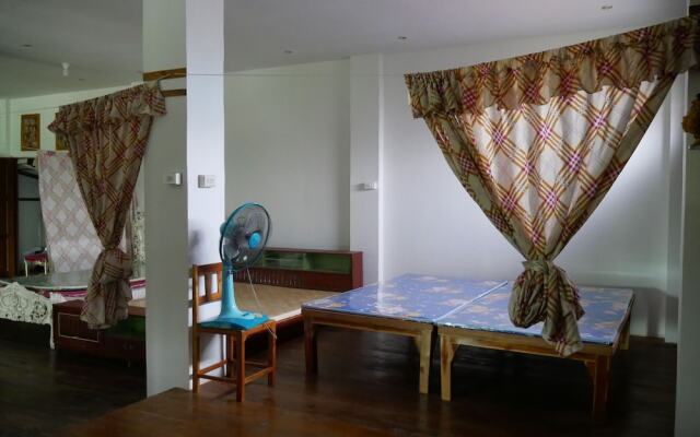 Chalong Homestay