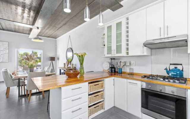 Big Bay Beach Club J32