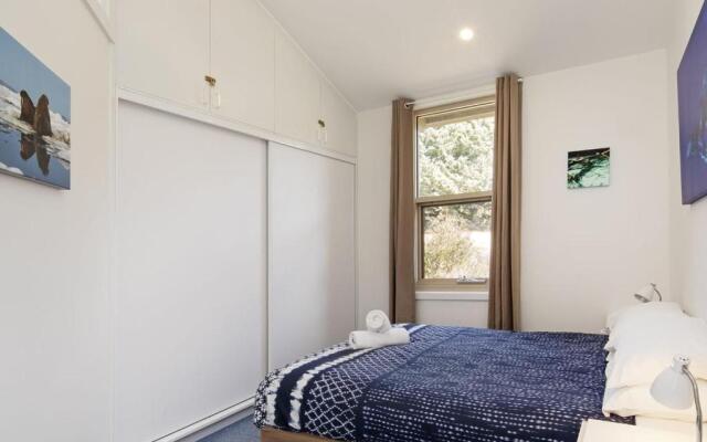 'Matilda' - Spacious & centrally located with great lake views