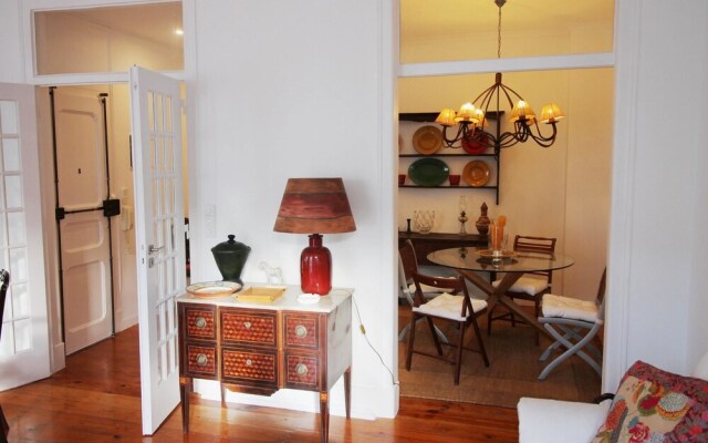House With 3 Bedrooms in Algés, With Wifi - 1 km From the Beach