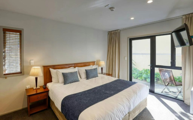 Garden Court Suites And Apartments