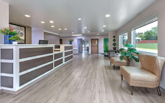 Super 8 by Wyndham Waxahachie TX
