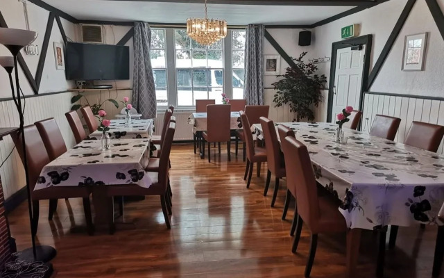 Swan Inn, Heathrow Airport