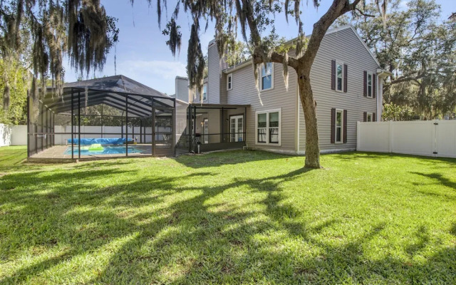 Tampa Bay- Large Pool home- Private Heated Pool!