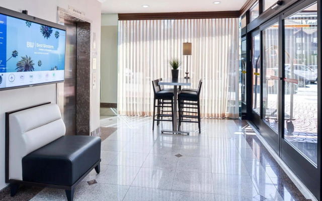 Best Western Hollywood Plaza Inn Hotel - Hollywood Walk of Fame LA