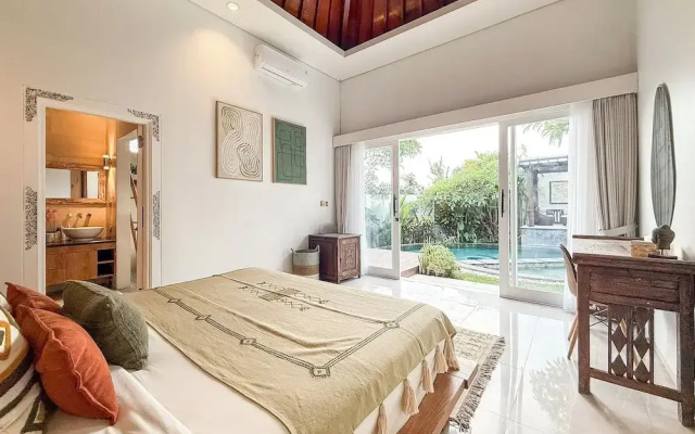 Villa St Calyx by DVH Luxe Retreats 3BR