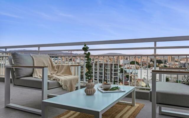 Phaedrus Living: City Center Sky Penthouse