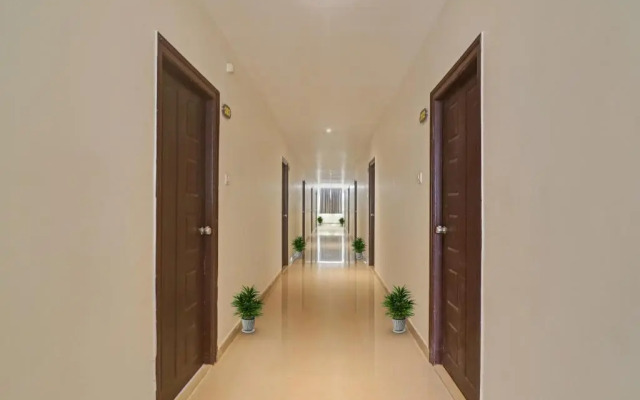 OYO 93527 Hotel 7 Hills Luxury Rooms