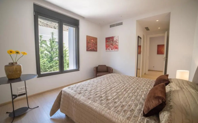 Sea View 6 Bedroom Villa With a Heated Pool