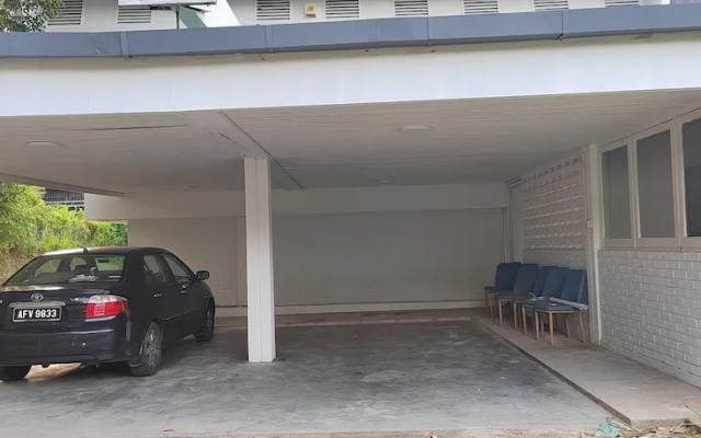 Taman Duta KL Deluxe Villa by uBook