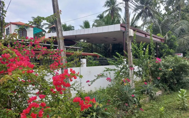 Mayura Rest Inn