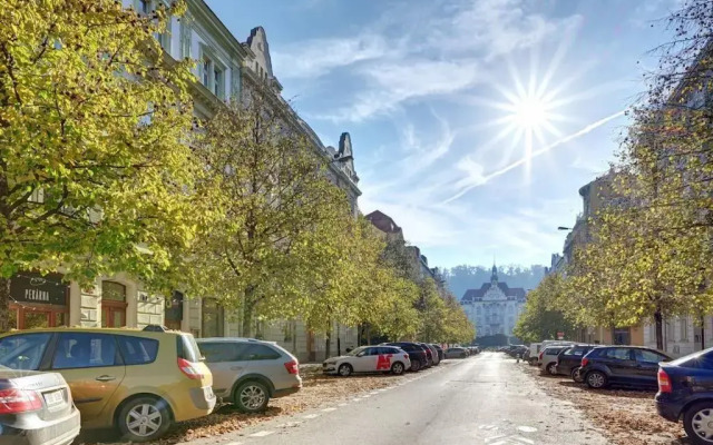 Velký 3-ložnicový byt Praha 8 Karlín