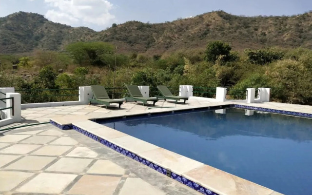 Devraj Villa-A Luxury Homestay with Pool