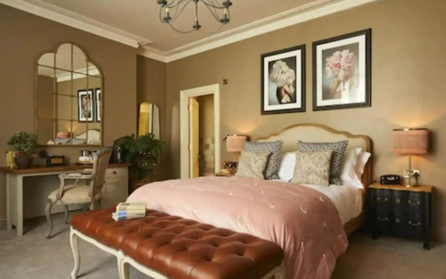 Broadstreet Townhouse