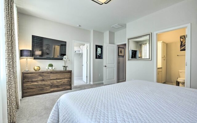 Tasteful Durham Townhome - 6 Mi to Downtown!