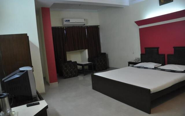 Gomtis Hotel
