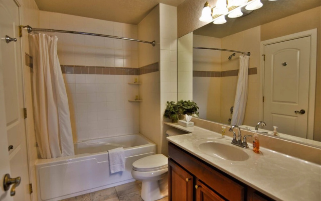 Unit 311 1 Bd/ 1 Ba Condo 1 Bedroom Condo by RedAwning