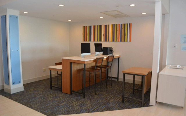 Holiday Inn Express & Suites Waterville - North by IHG