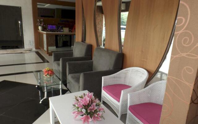 Specia Hotel & Resto