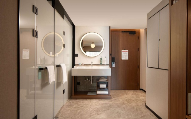 Hilton Garden Inn Beijing West Railway Station – Guest Rooms – Beijing