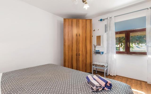 Beautiful Apartment in Lovran With Wifi and 1 Bedrooms