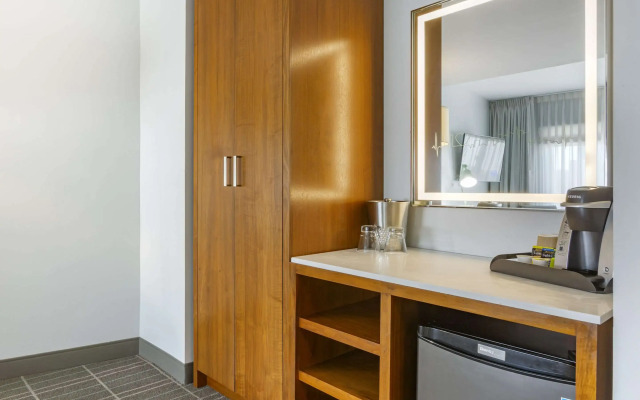 Cambria Hotel LAX