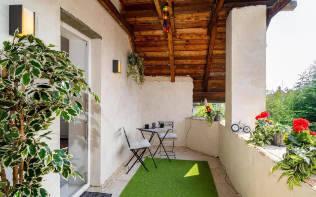 Spacious House 100m2 with Garden, Grill and Parking