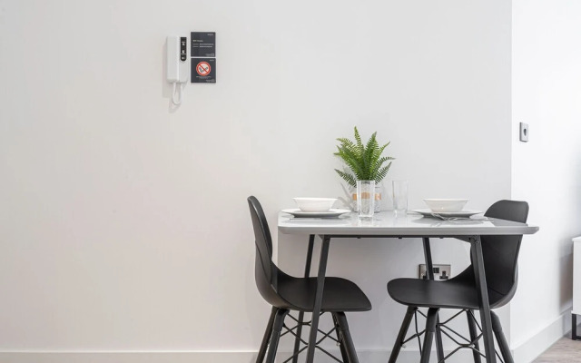 Seven Living Solihull - Broadoaks Studio