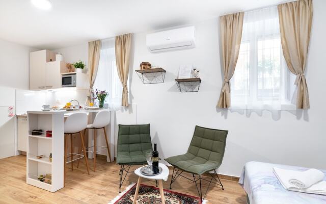 Palazzo D Apartments - One