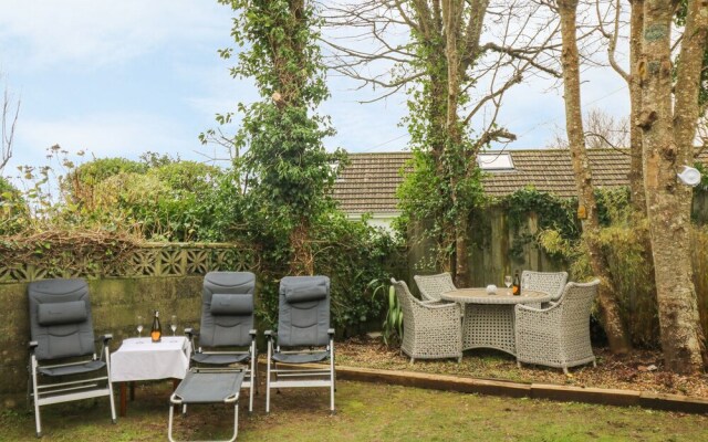 Meadowside, Redruth